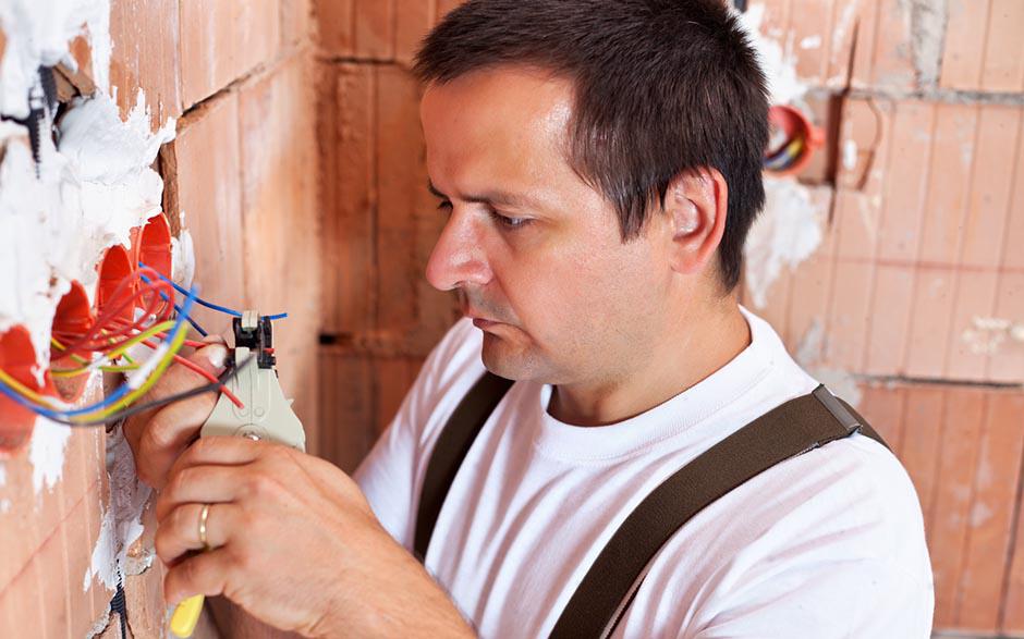électricien de maintenance Le Pecq
